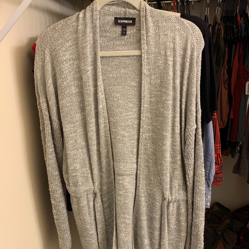 Long lightweight sweater with tie